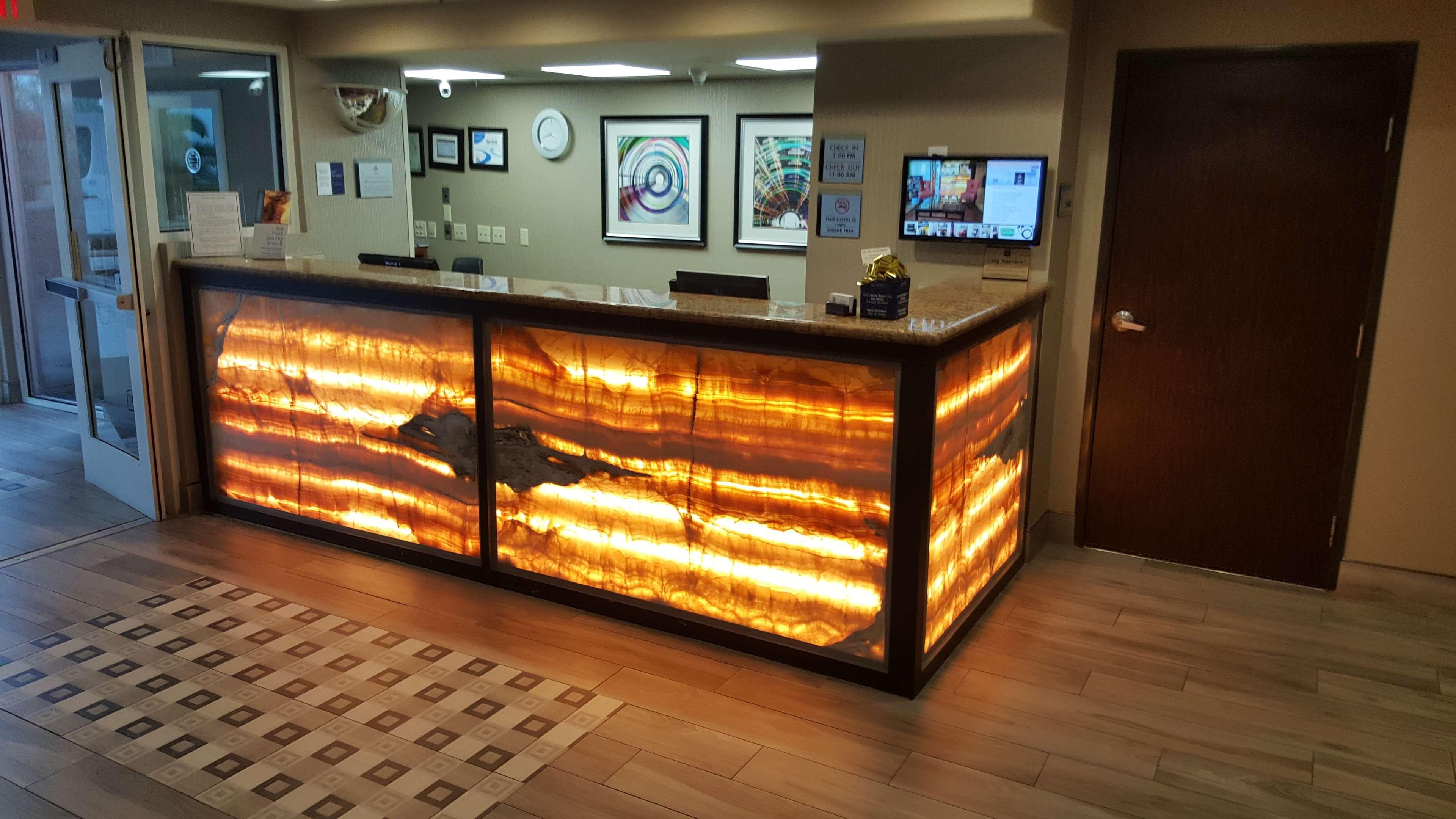 Best Western Airport Inn & Suites Oakland Exterior photo